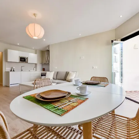 Guzman - Castell Apartment *